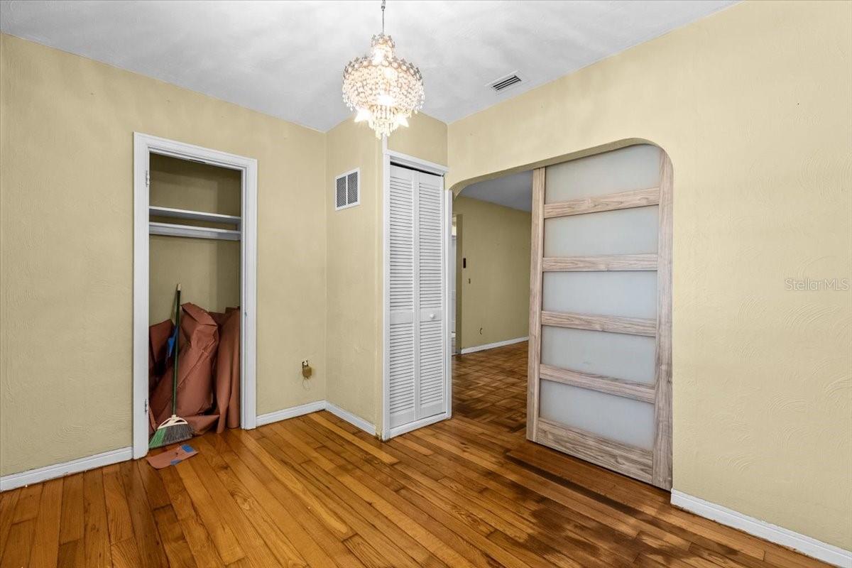 Image 22 of 41 For 6900 9th Avenue N