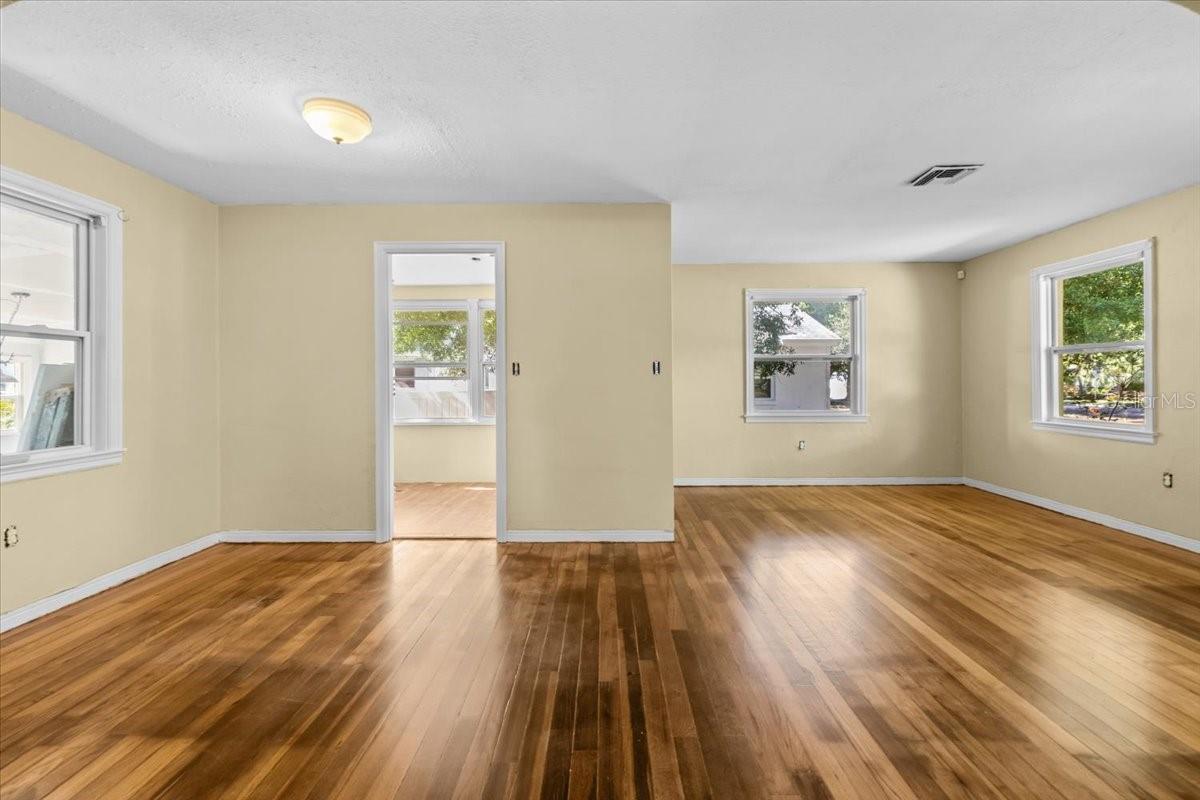 Image 24 of 41 For 6900 9th Avenue N