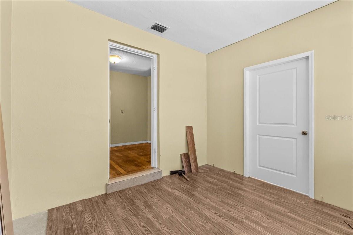 Image 26 of 41 For 6900 9th Avenue N