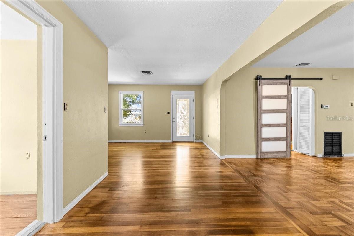 Image 5 of 41 For 6900 9th Avenue N