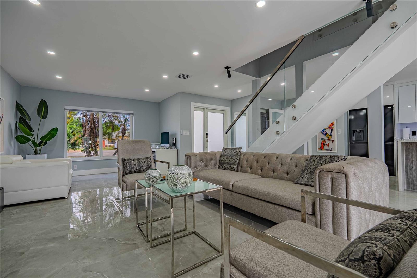 Image 11 of 48 For 18662 56th Avenue