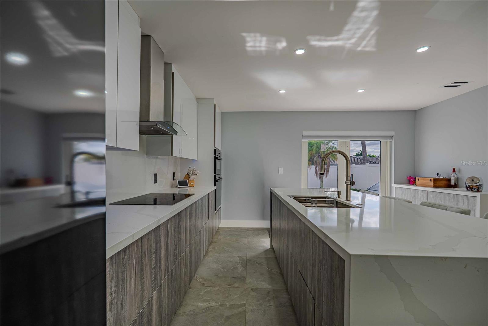 Image 15 of 48 For 18662 56th Avenue