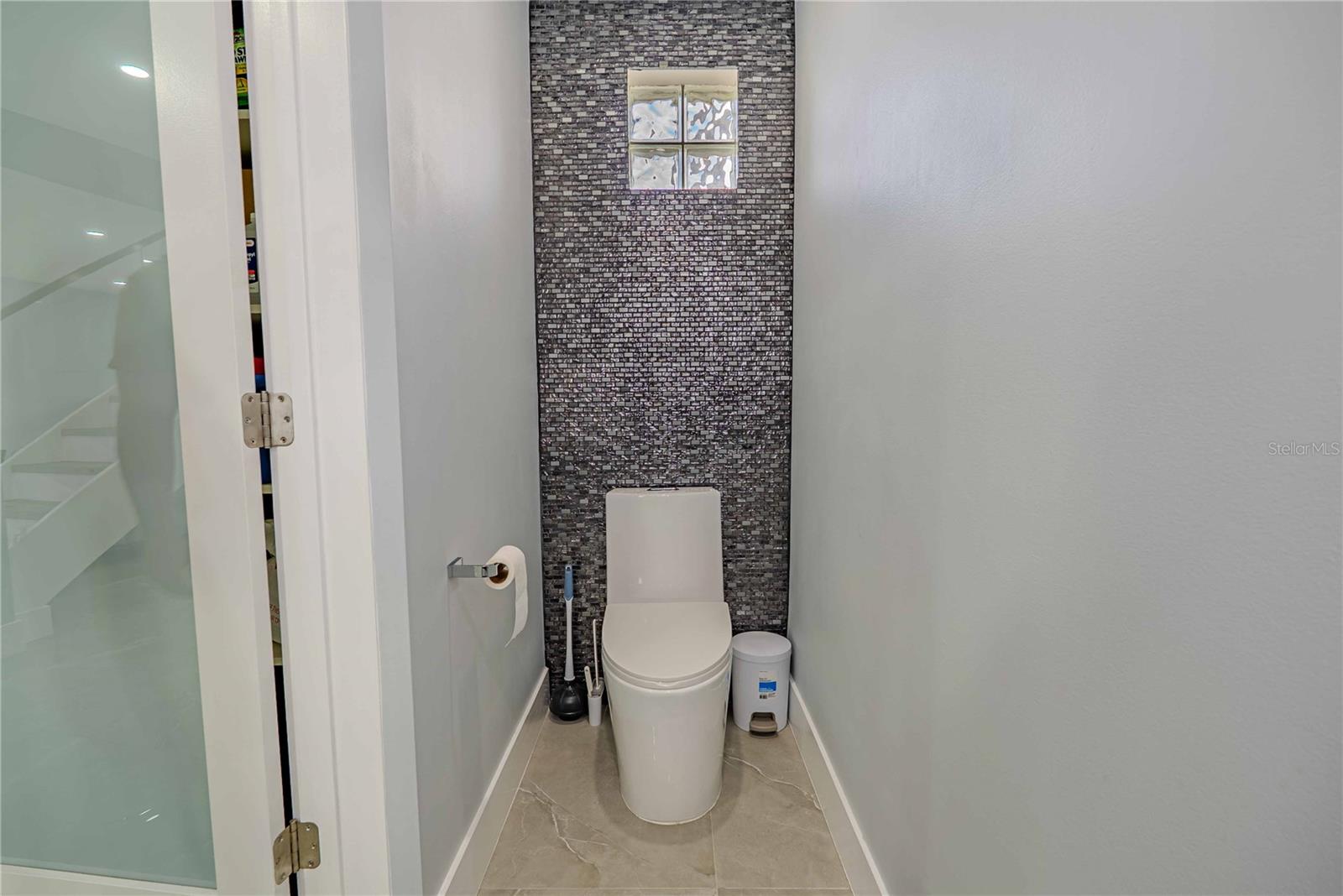 Image 18 of 48 For 18662 56th Avenue