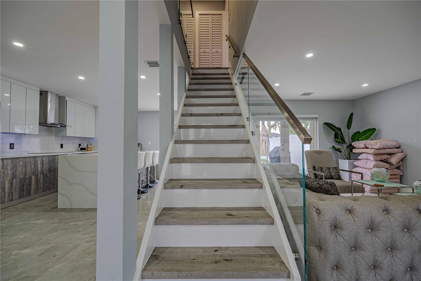 Image 20 of 48 For 18662 56th Avenue