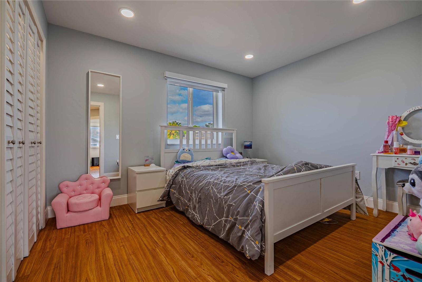 Image 25 of 48 For 18662 56th Avenue