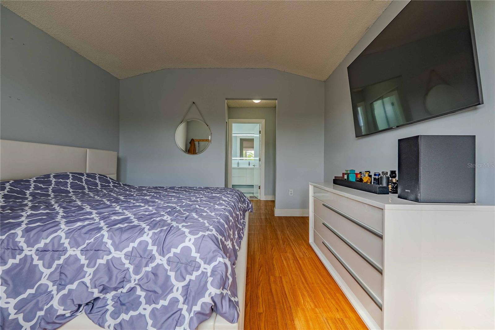 Image 29 of 48 For 18662 56th Avenue