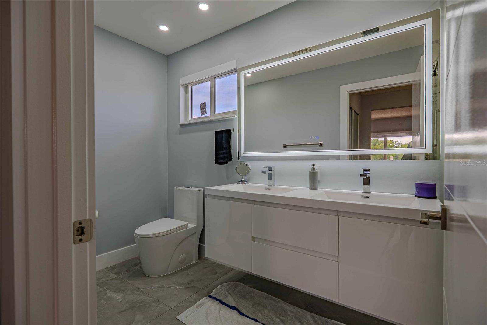 Image 33 of 48 For 18662 56th Avenue