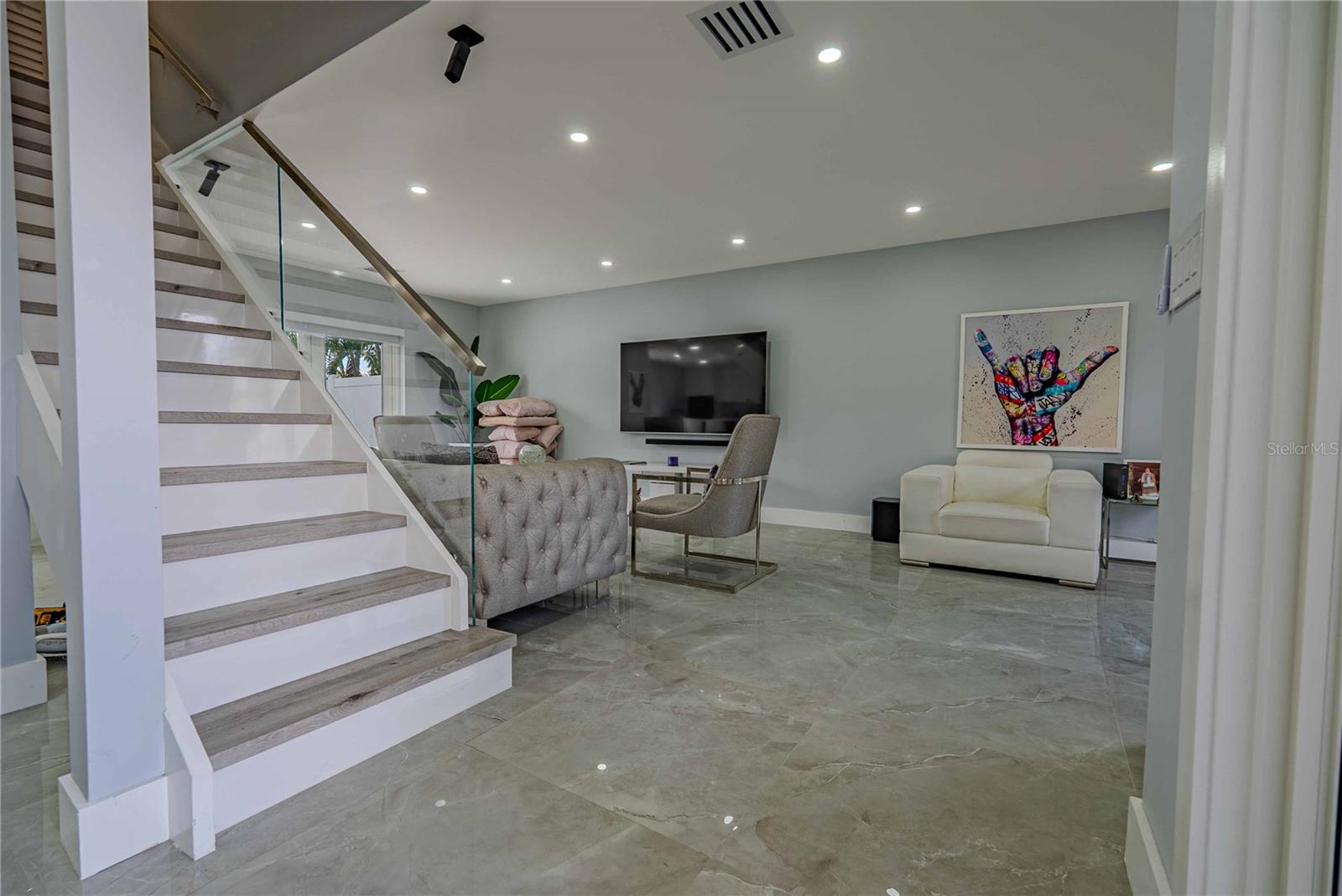 Image 4 of 48 For 18662 56th Avenue