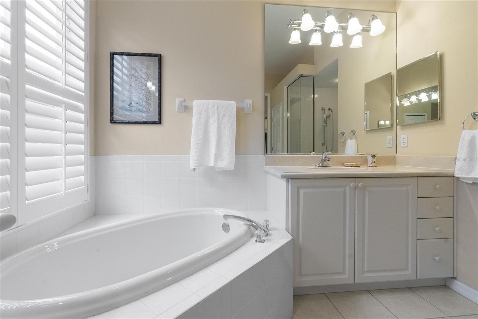 Image 28 of 48 For 7241 Orchid Island Place