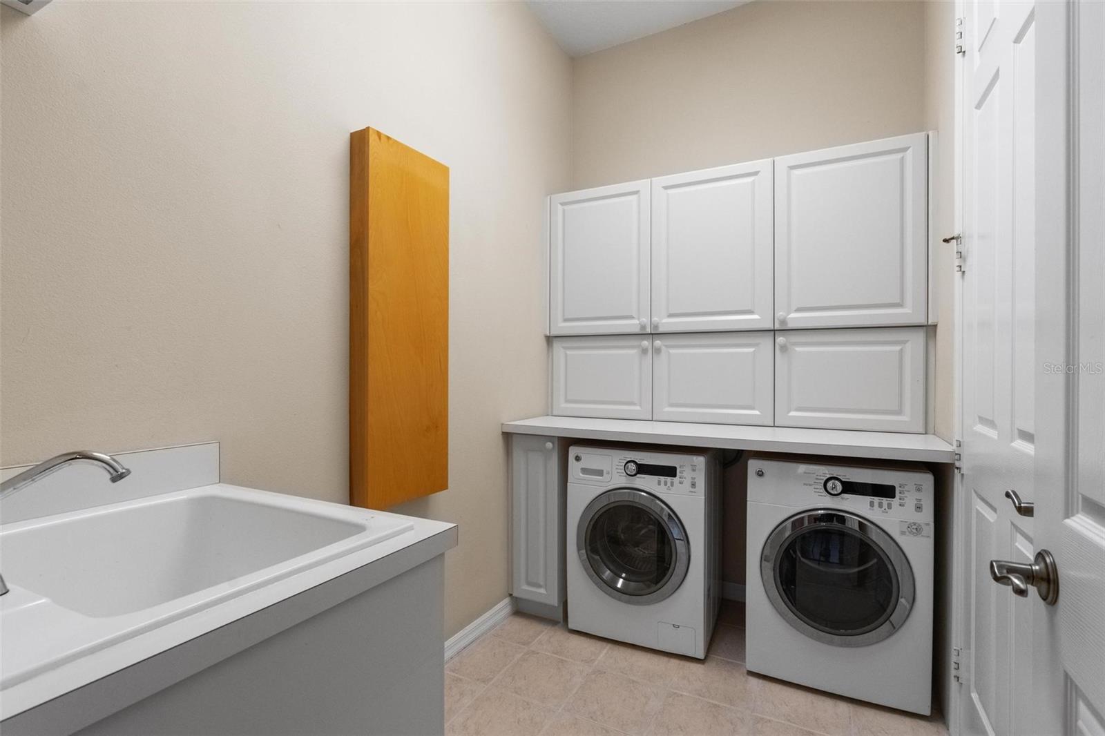 Image 40 of 48 For 7241 Orchid Island Place