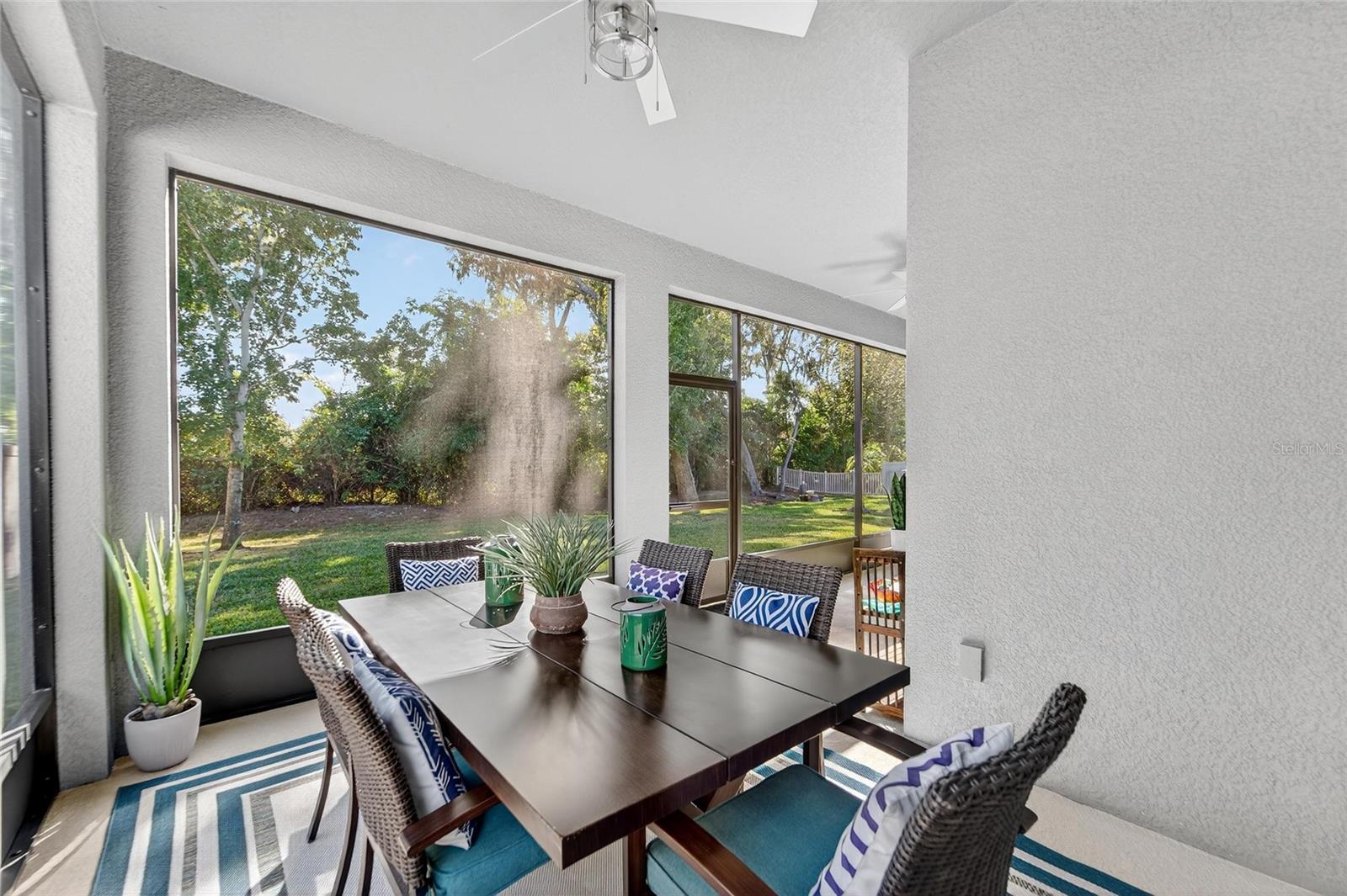 Listing photo id 9 for 10521 Alcon Blue Drive