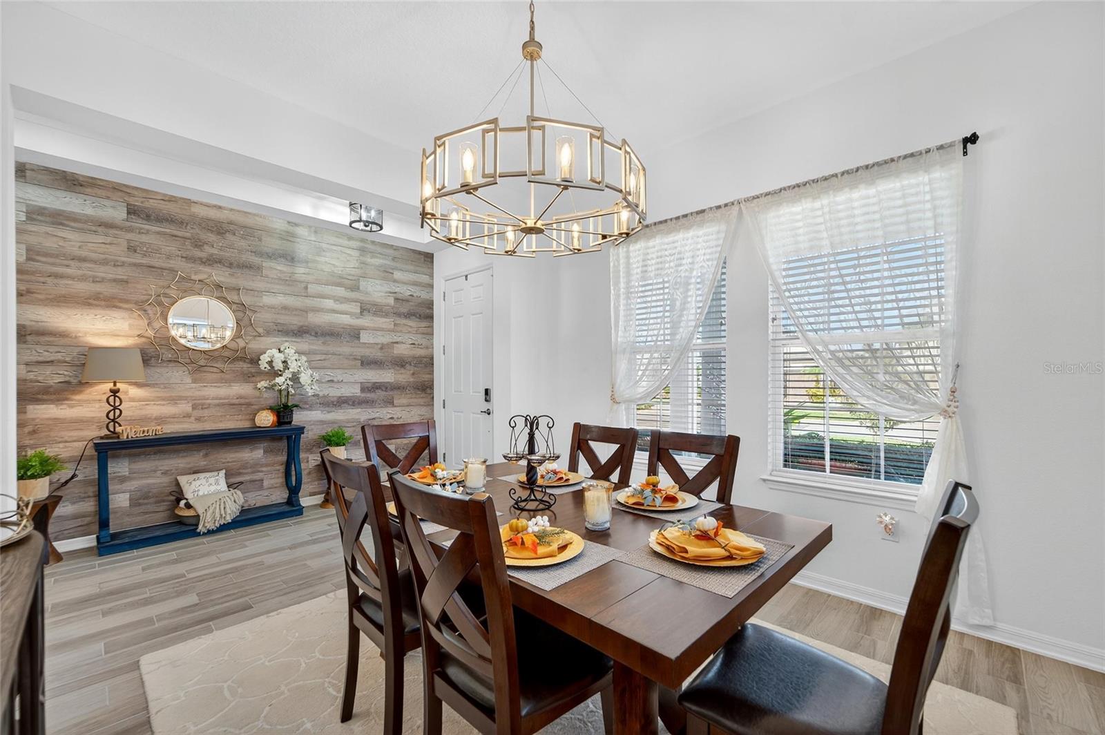 Listing photo id 17 for 10521 Alcon Blue Drive