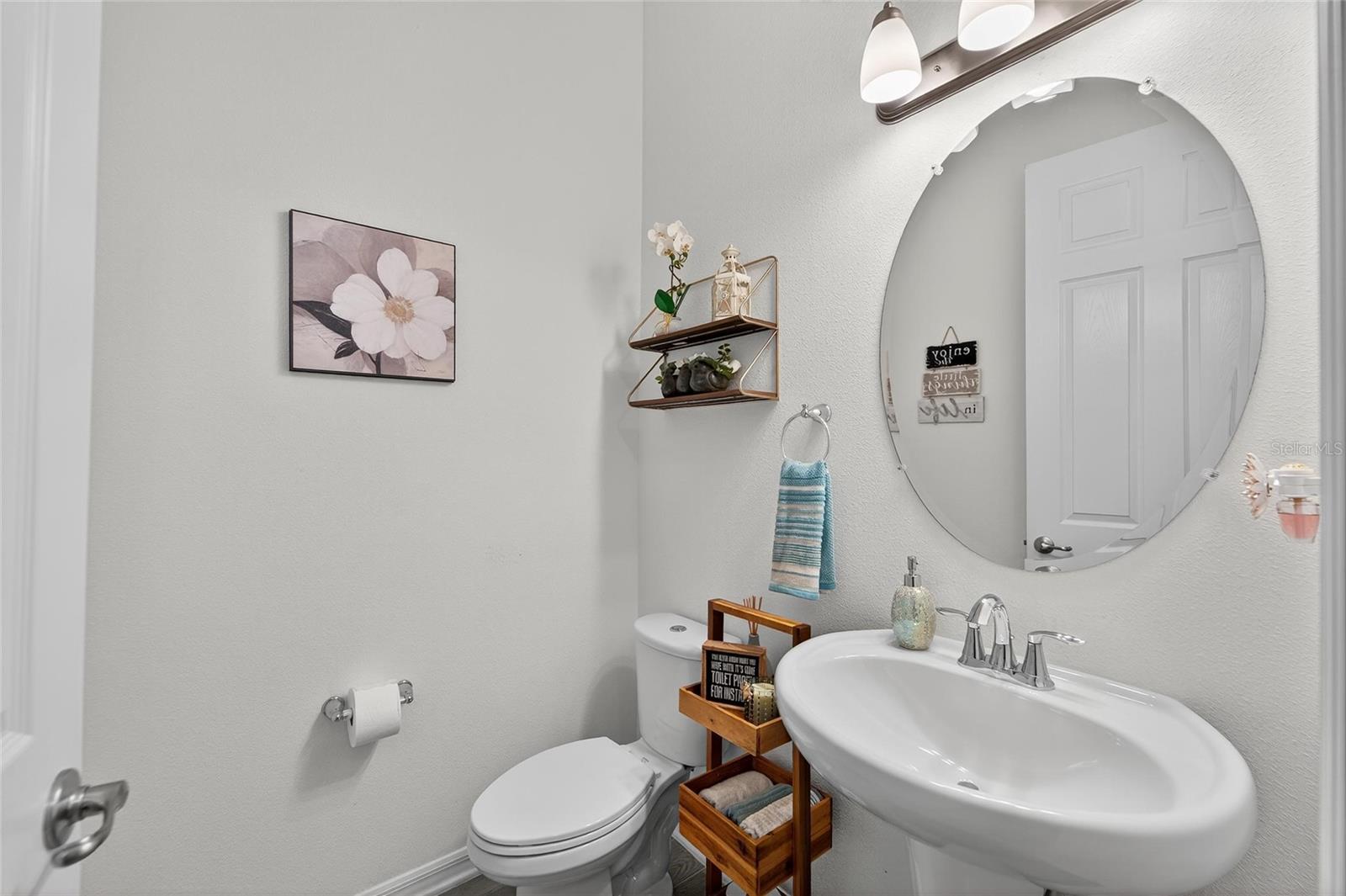 Listing photo id 18 for 10521 Alcon Blue Drive