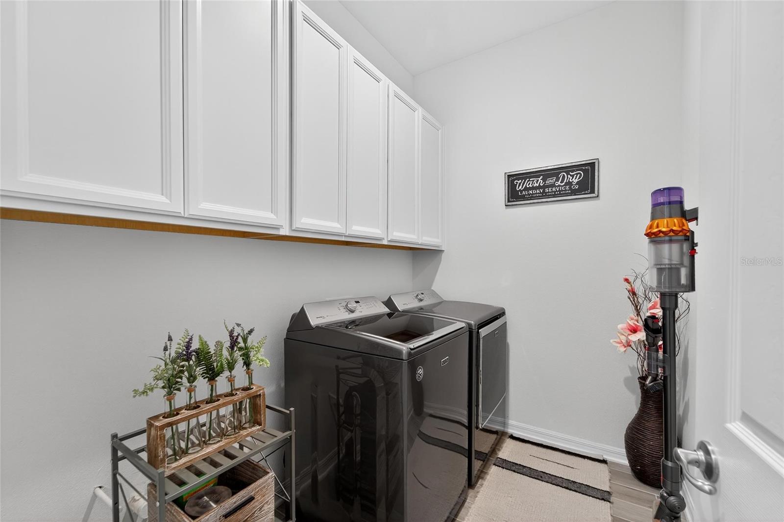 Listing photo id 21 for 10521 Alcon Blue Drive