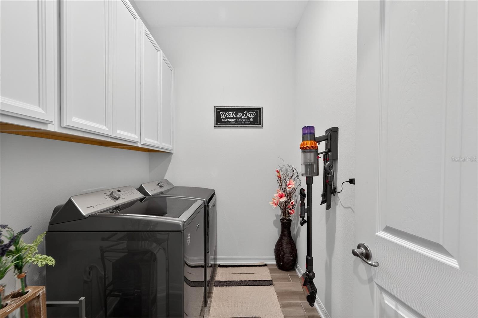 Listing photo id 22 for 10521 Alcon Blue Drive