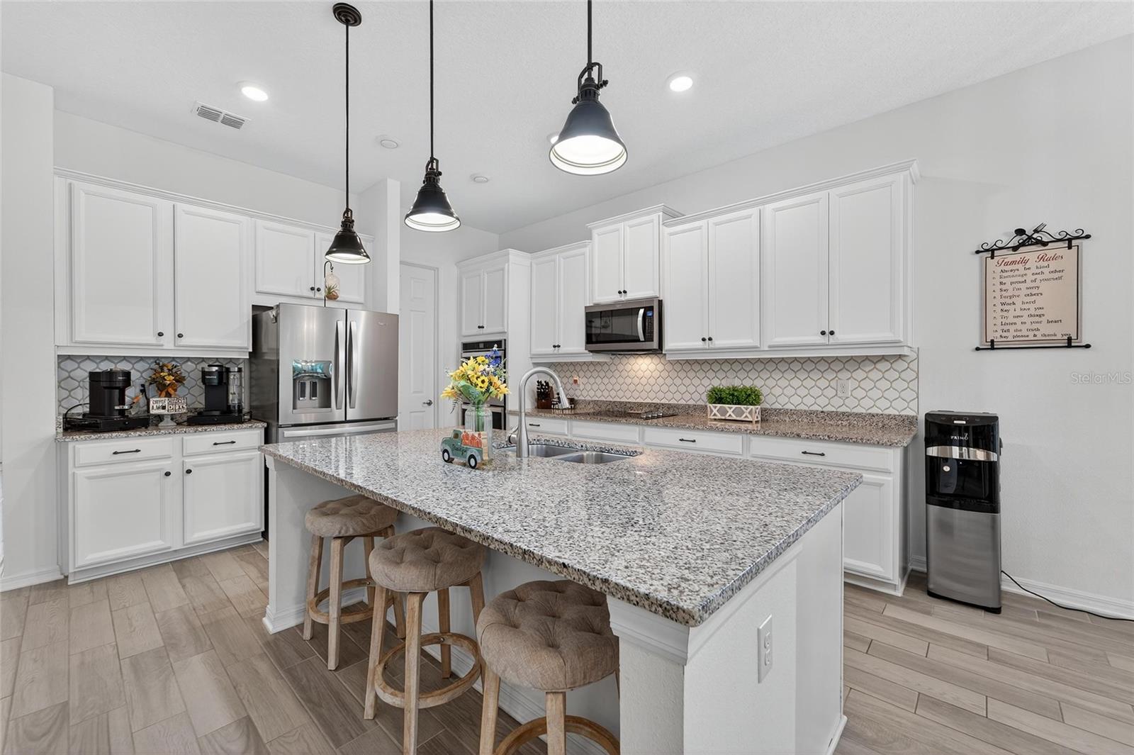 Listing photo id 25 for 10521 Alcon Blue Drive