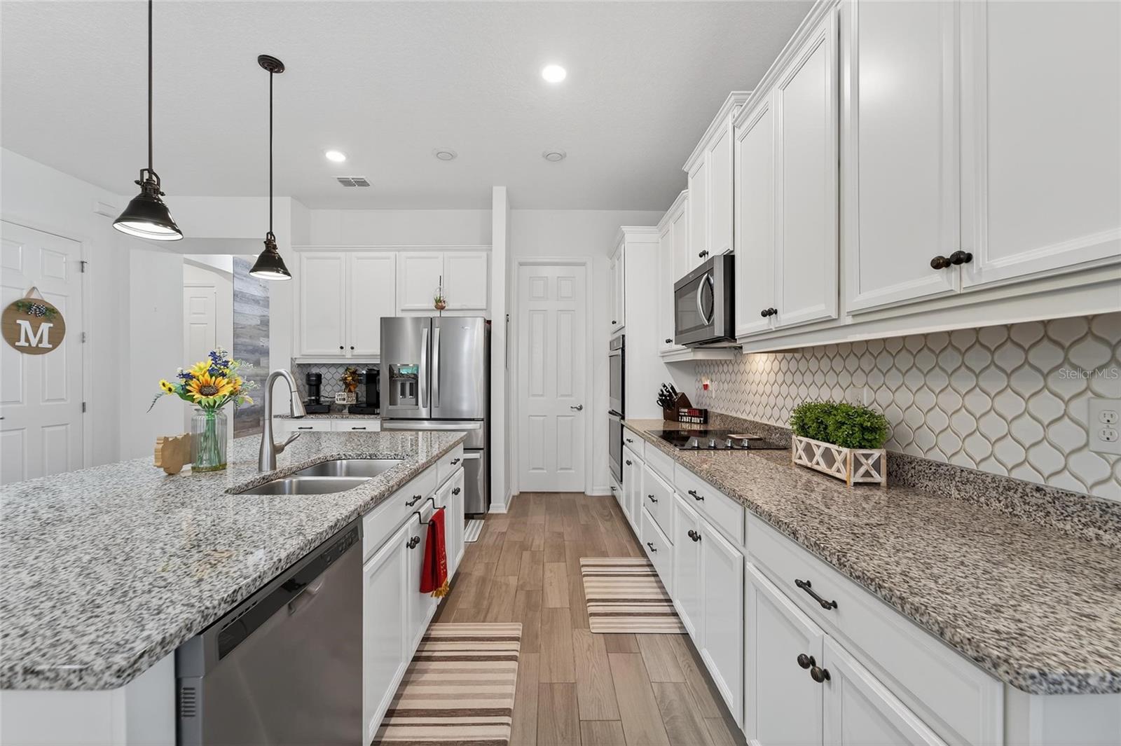 Listing photo id 26 for 10521 Alcon Blue Drive