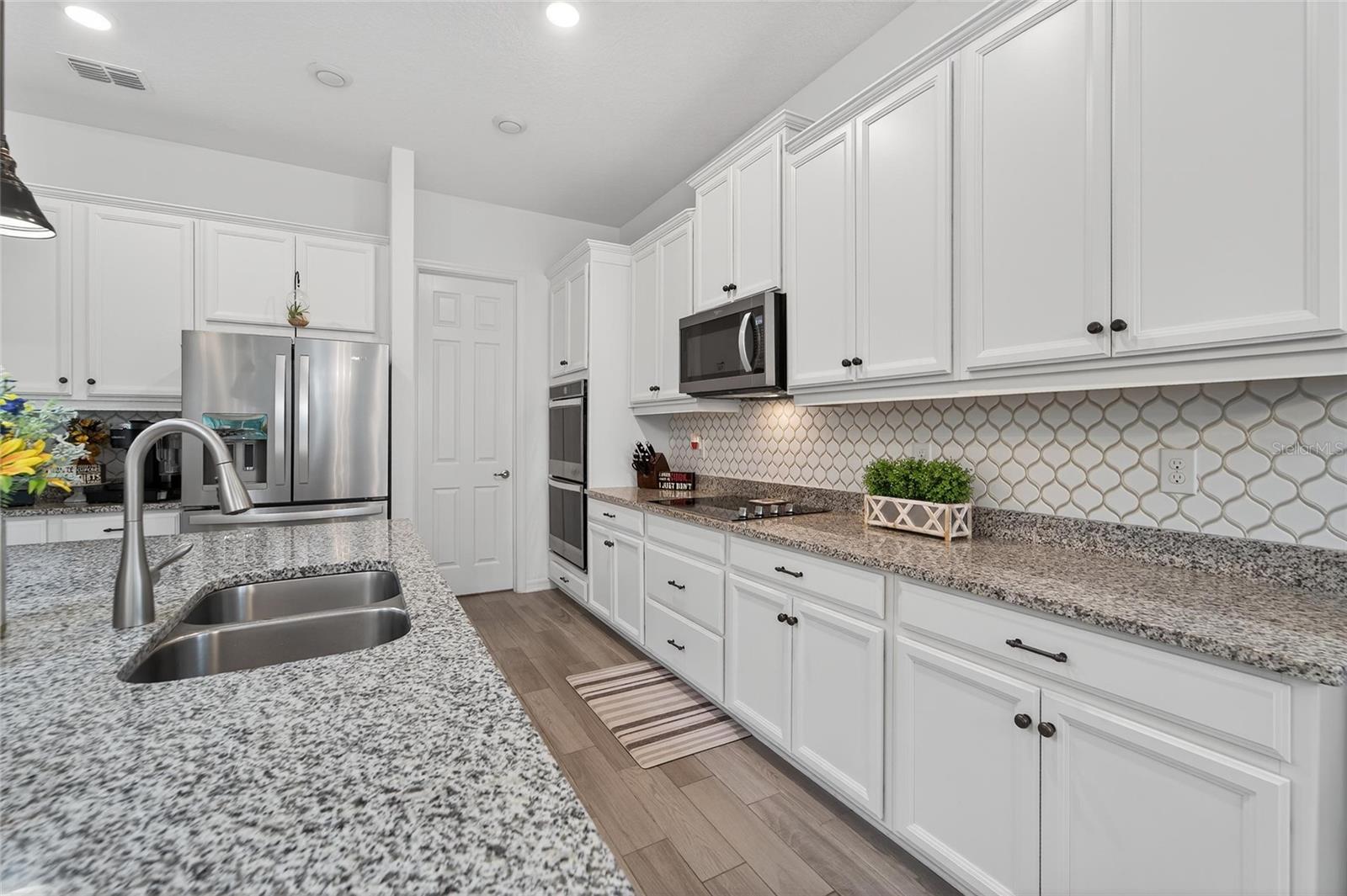 Listing photo id 27 for 10521 Alcon Blue Drive