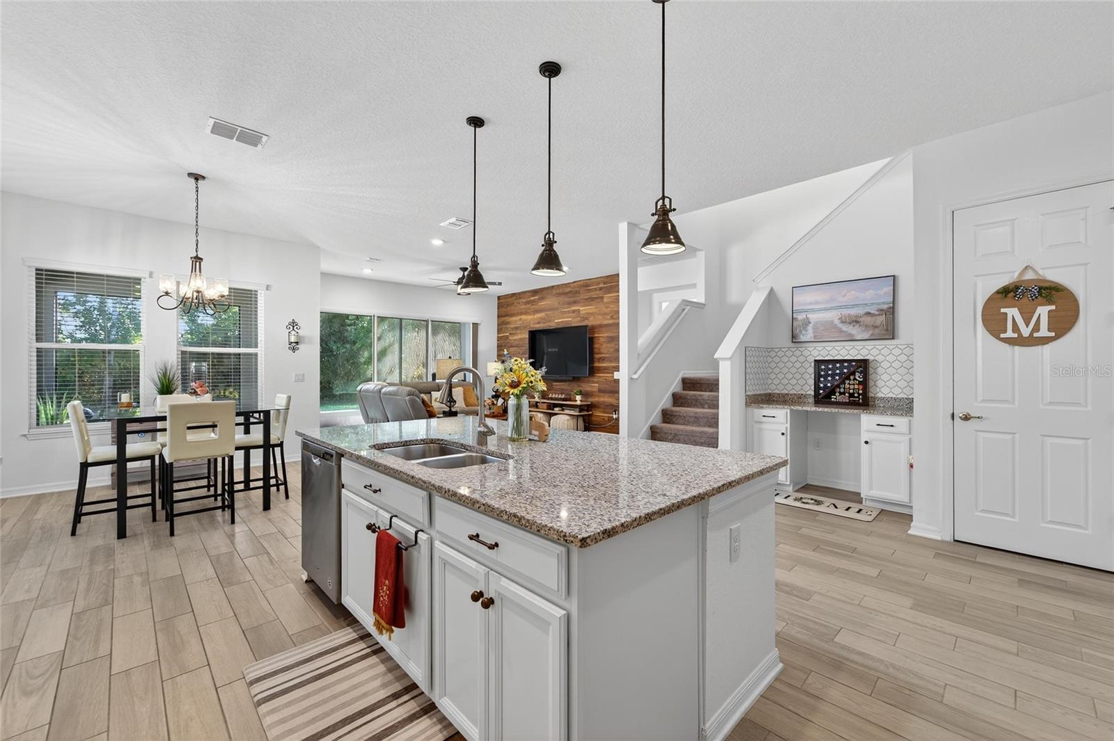 Listing photo id 28 for 10521 Alcon Blue Drive