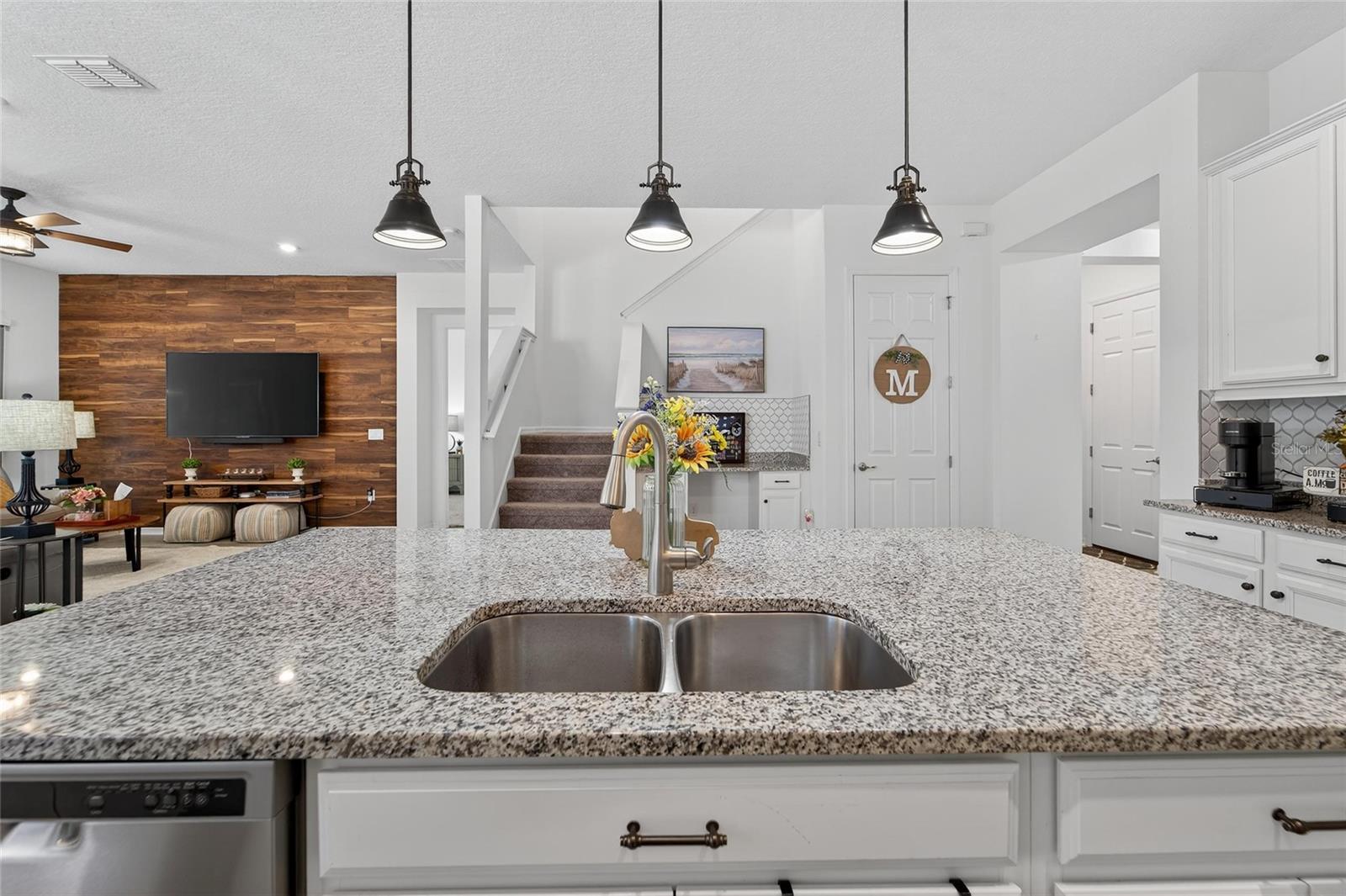 Listing photo id 30 for 10521 Alcon Blue Drive