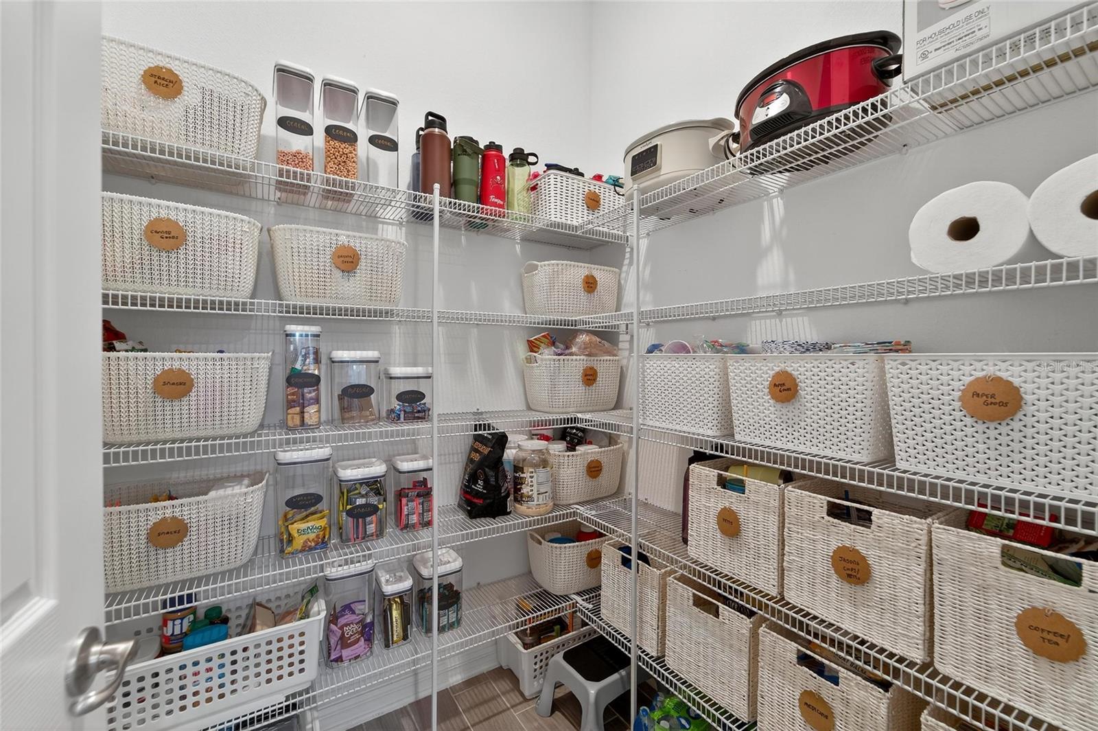 Listing photo id 32 for 10521 Alcon Blue Drive