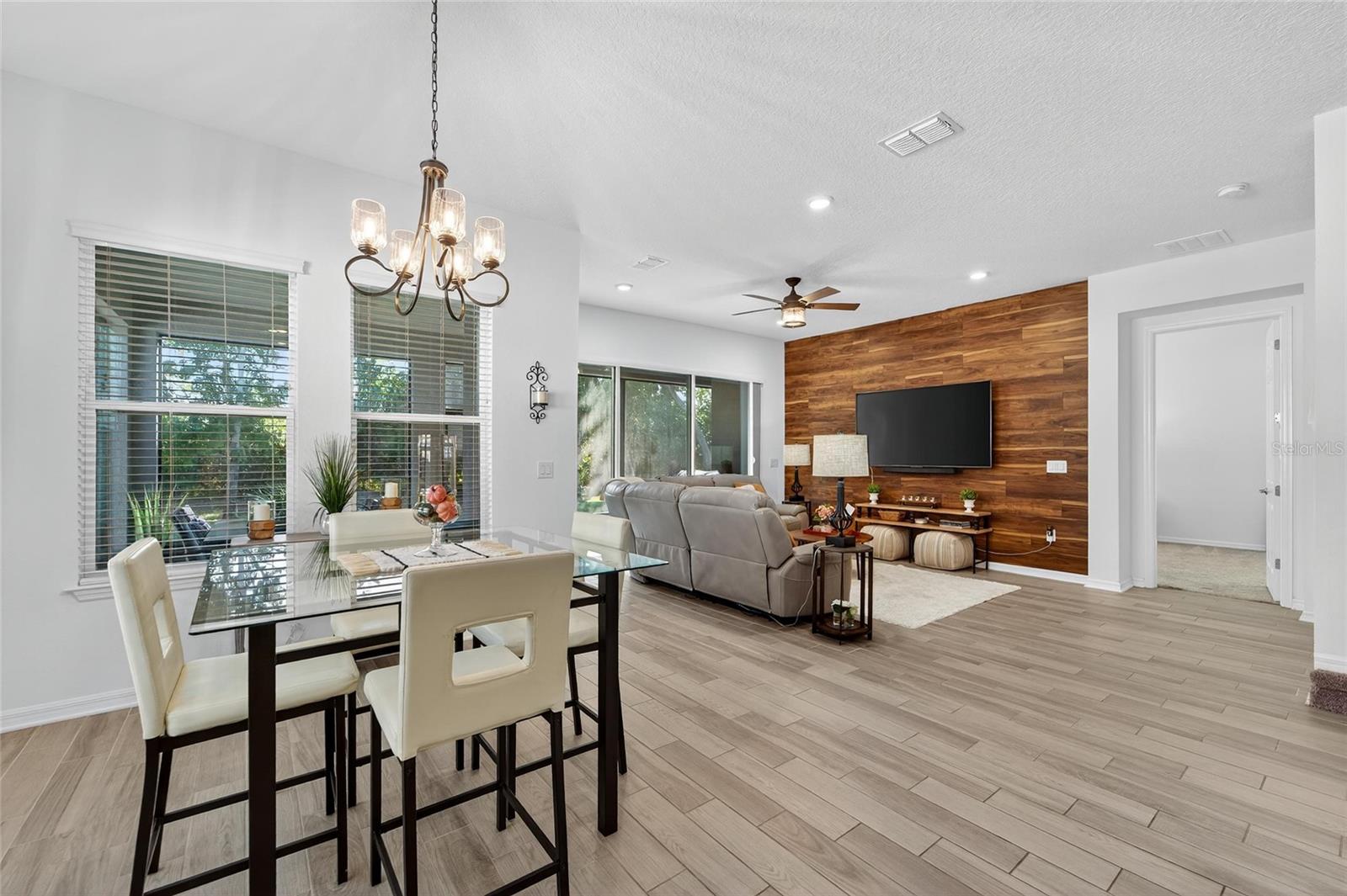 Listing photo id 35 for 10521 Alcon Blue Drive