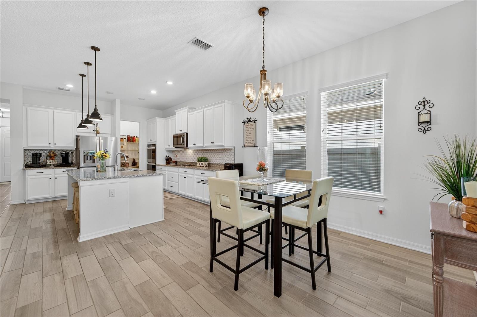 Listing photo id 36 for 10521 Alcon Blue Drive