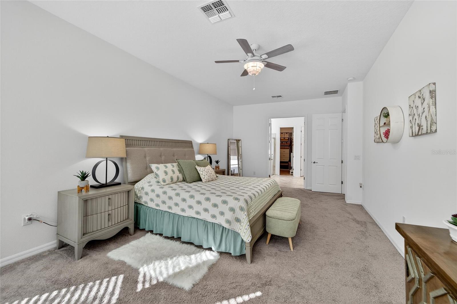 Listing photo id 45 for 10521 Alcon Blue Drive