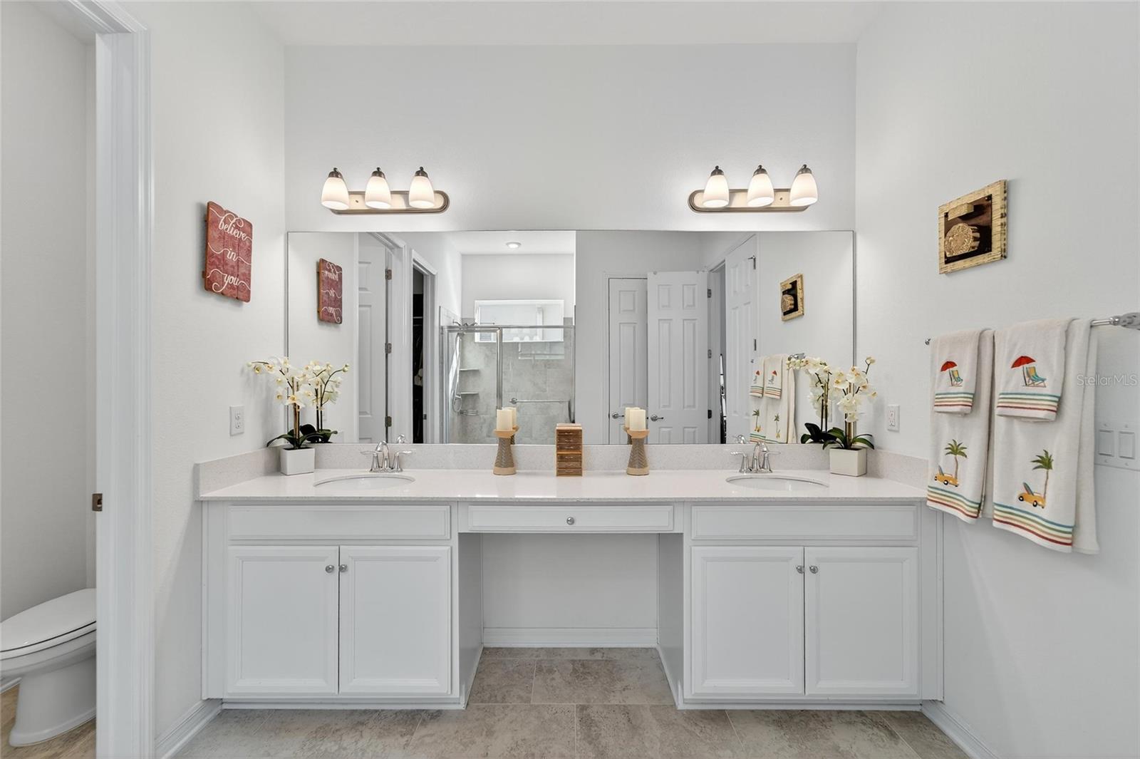 Listing photo id 48 for 10521 Alcon Blue Drive