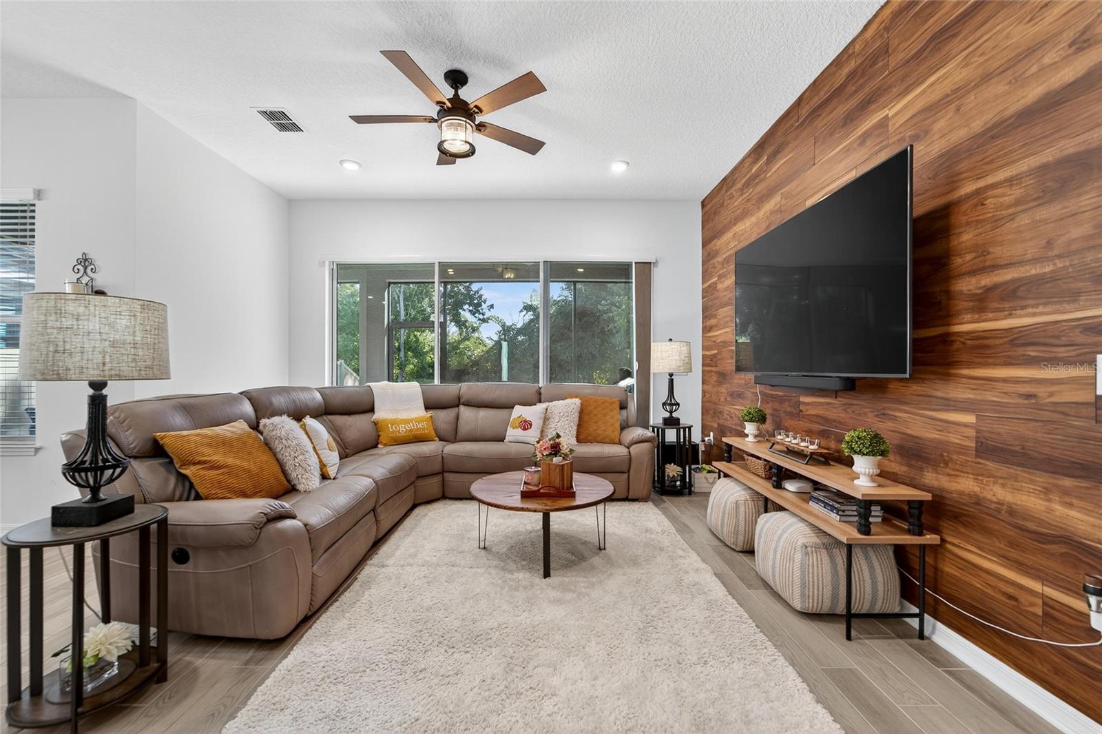 Listing photo id 53 for 10521 Alcon Blue Drive