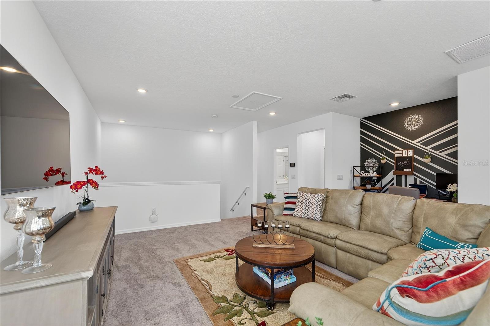 Listing photo id 57 for 10521 Alcon Blue Drive