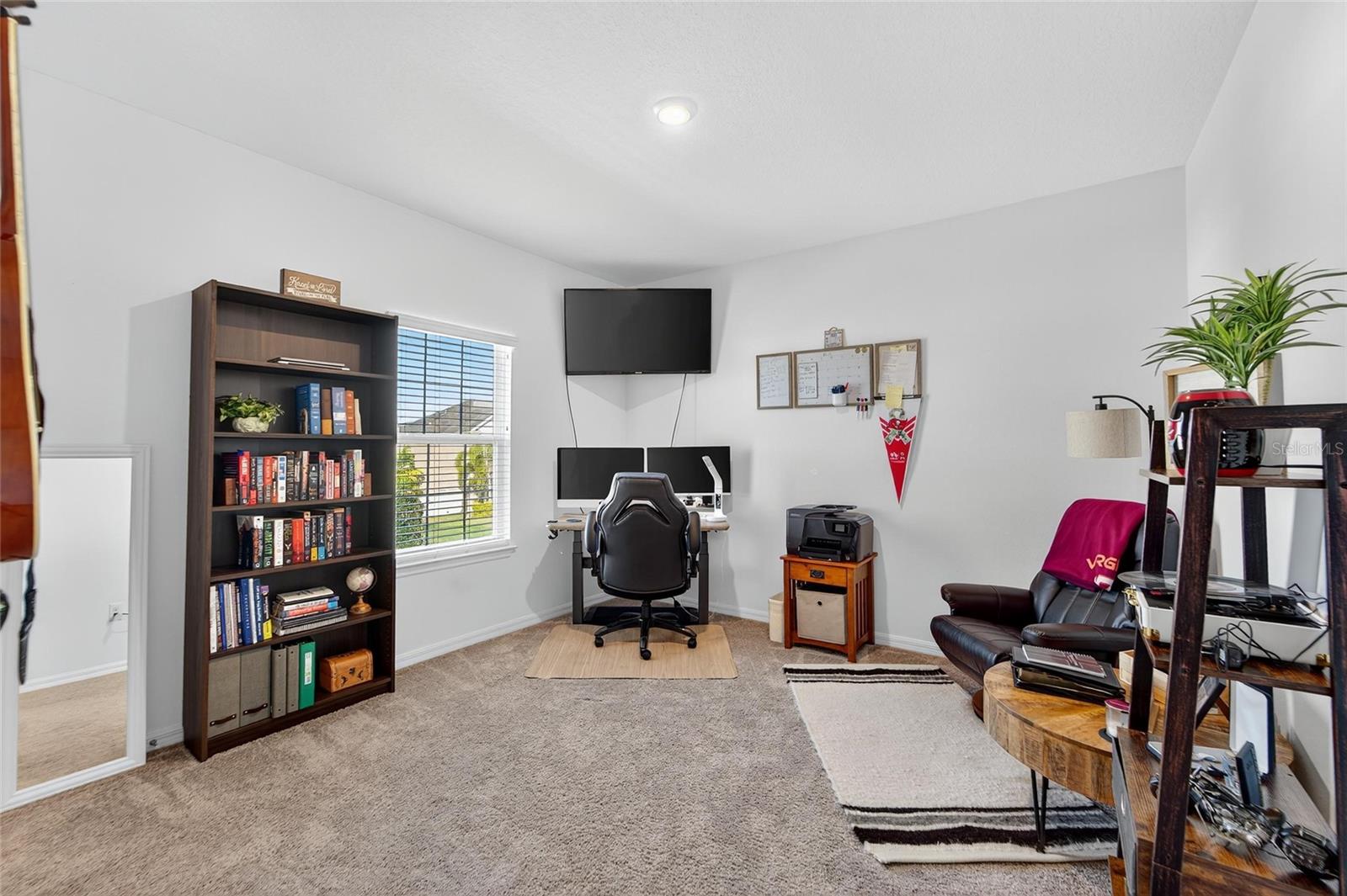 Listing photo id 61 for 10521 Alcon Blue Drive