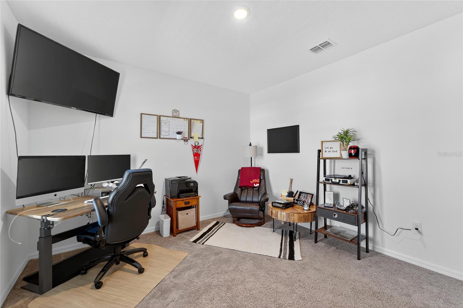 Listing photo id 62 for 10521 Alcon Blue Drive