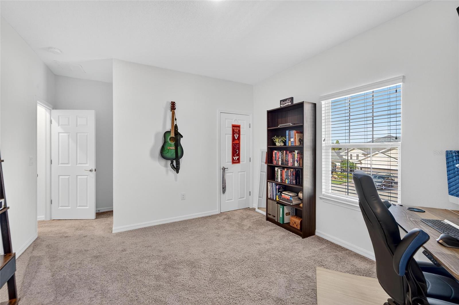 Listing photo id 63 for 10521 Alcon Blue Drive