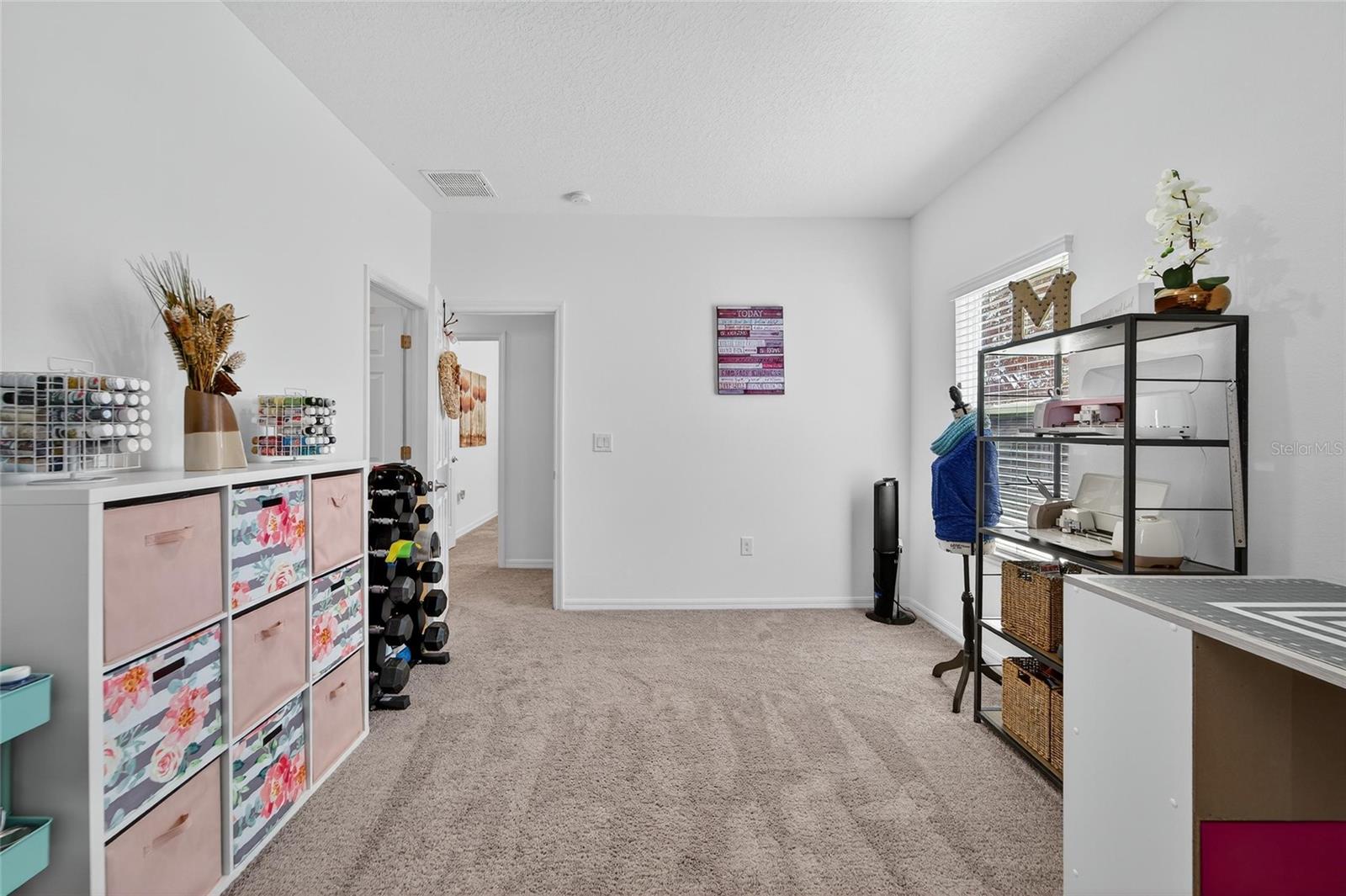 Listing photo id 74 for 10521 Alcon Blue Drive