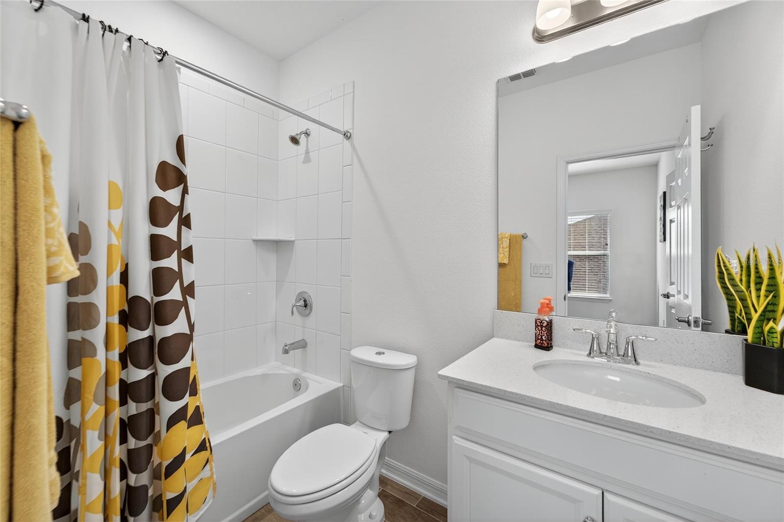 Listing photo id 77 for 10521 Alcon Blue Drive