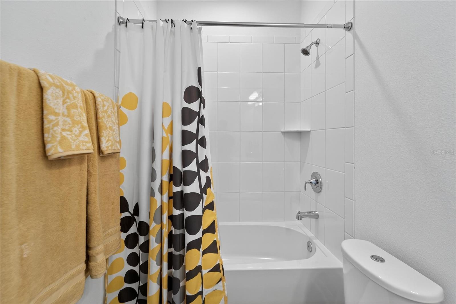 Listing photo id 78 for 10521 Alcon Blue Drive