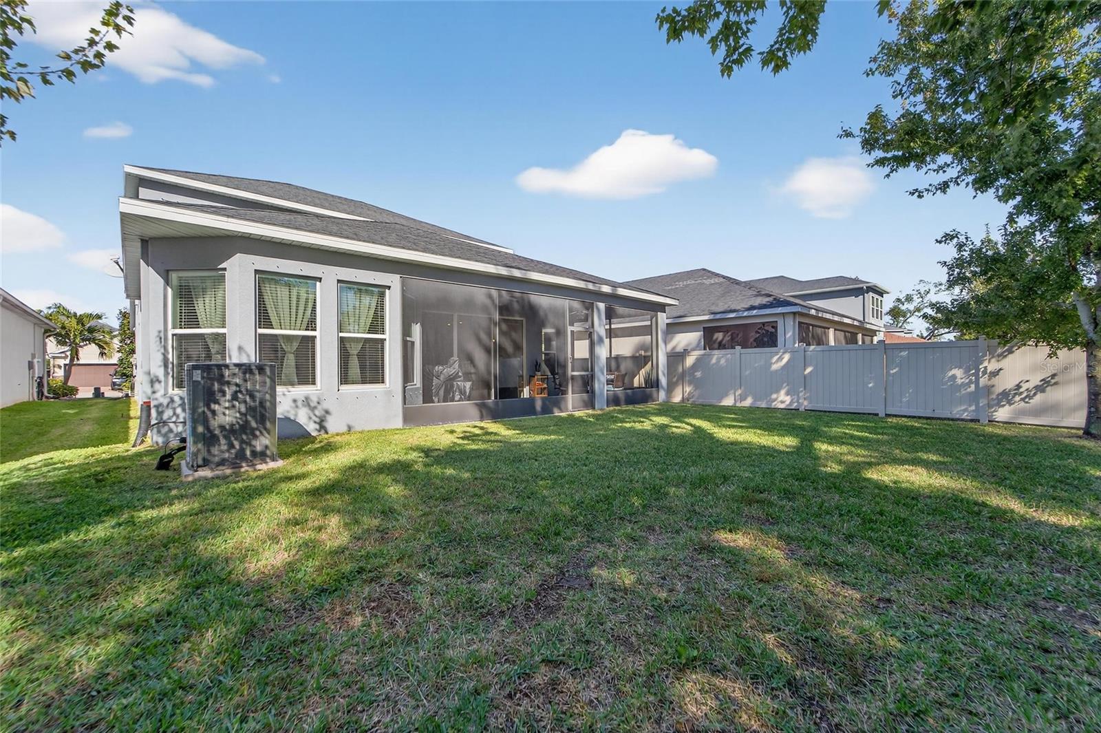 Listing photo id 83 for 10521 Alcon Blue Drive
