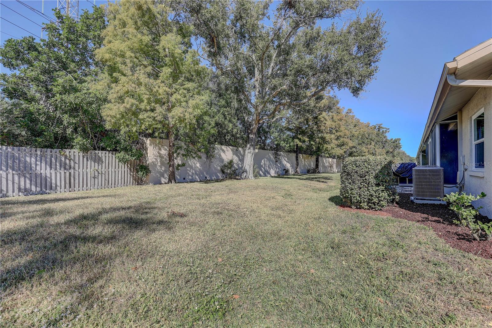 Image 21 of 25 For 10740 43rd Street N 401