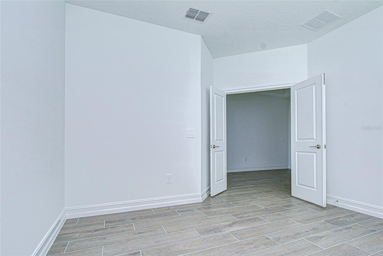 Image 17 of 59 For 9438 Gladsome Drive