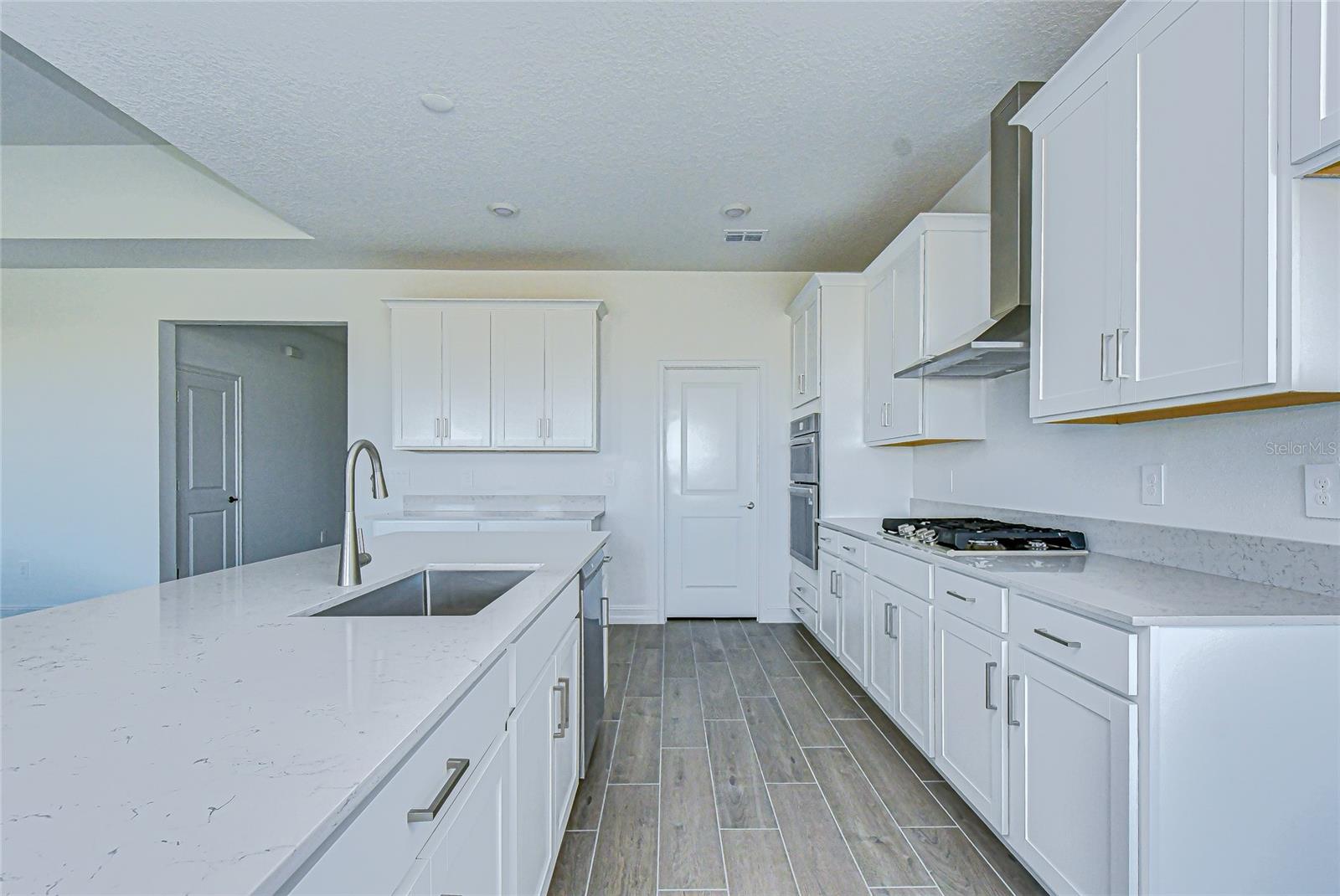 Image 28 of 59 For 9438 Gladsome Drive