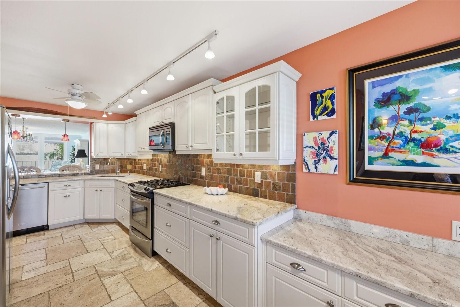 Image 11 of 59 For 6060 Shore Boulevard S 203