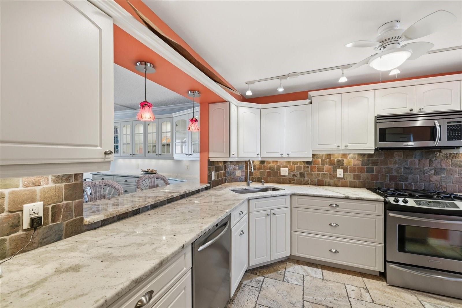 Image 19 of 59 For 6060 Shore Boulevard S 203