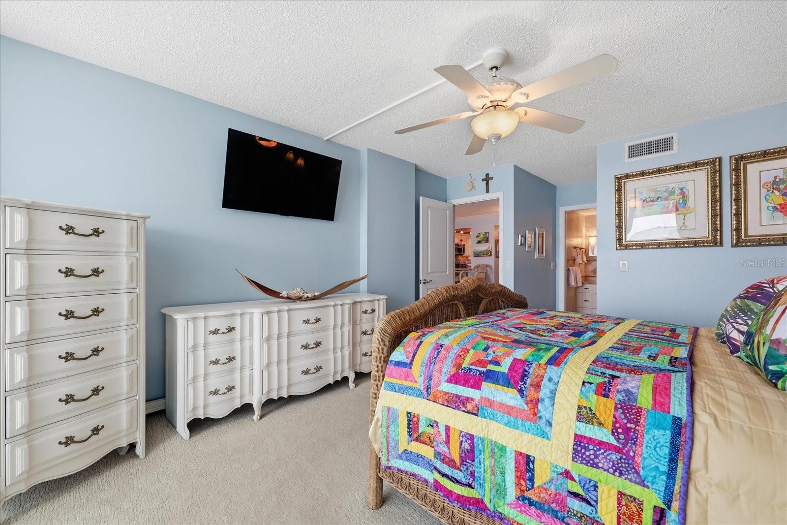 Image 28 of 59 For 6060 Shore Boulevard S 203