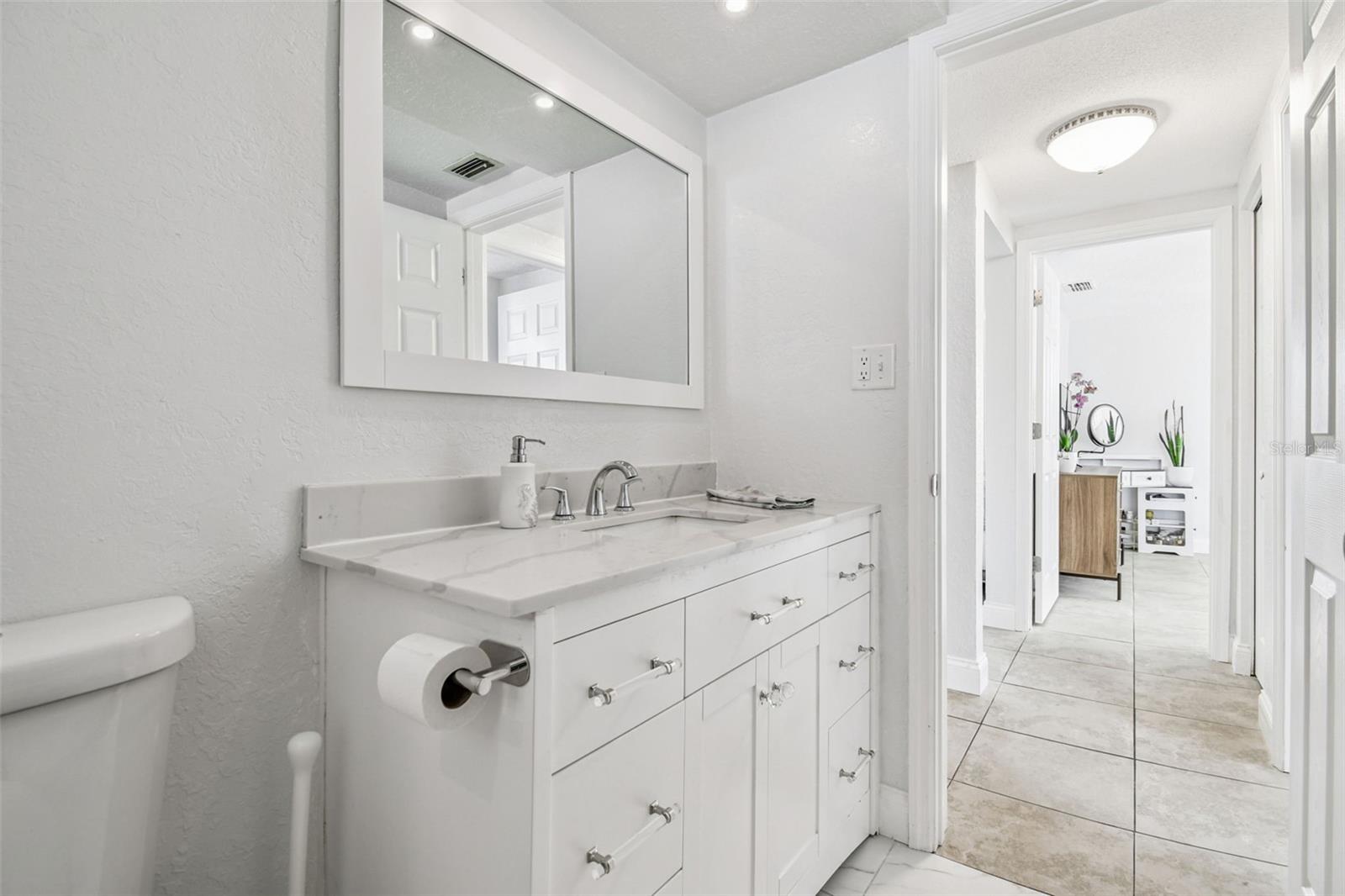 Image 30 of 46 For 7519 Holly Lake Lane