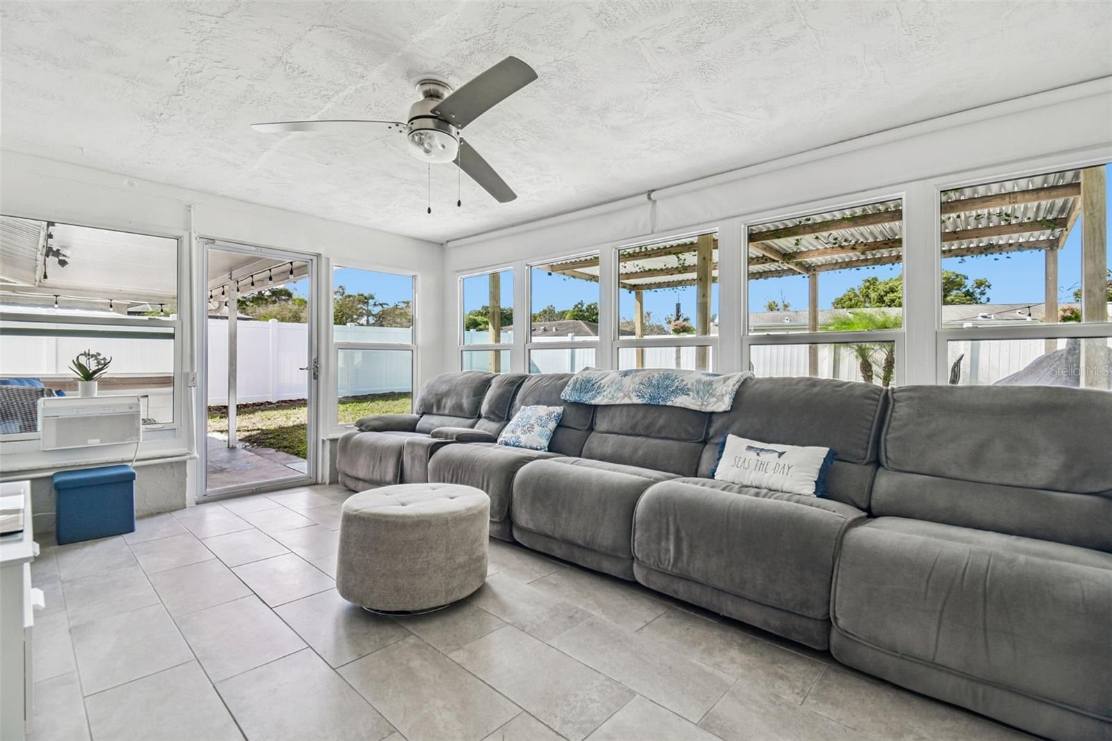 Image 34 of 46 For 7519 Holly Lake Lane