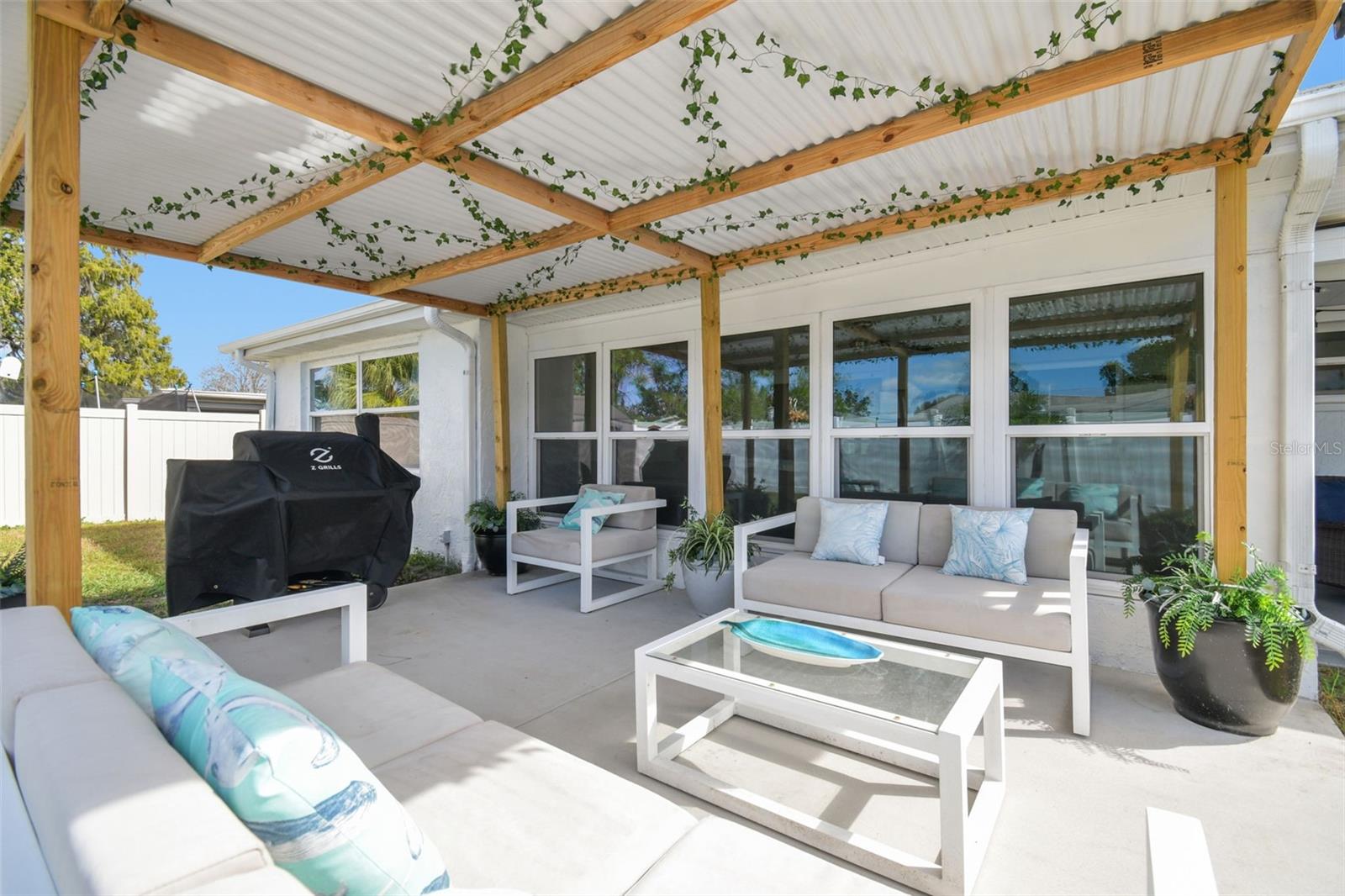 Image 36 of 46 For 7519 Holly Lake Lane