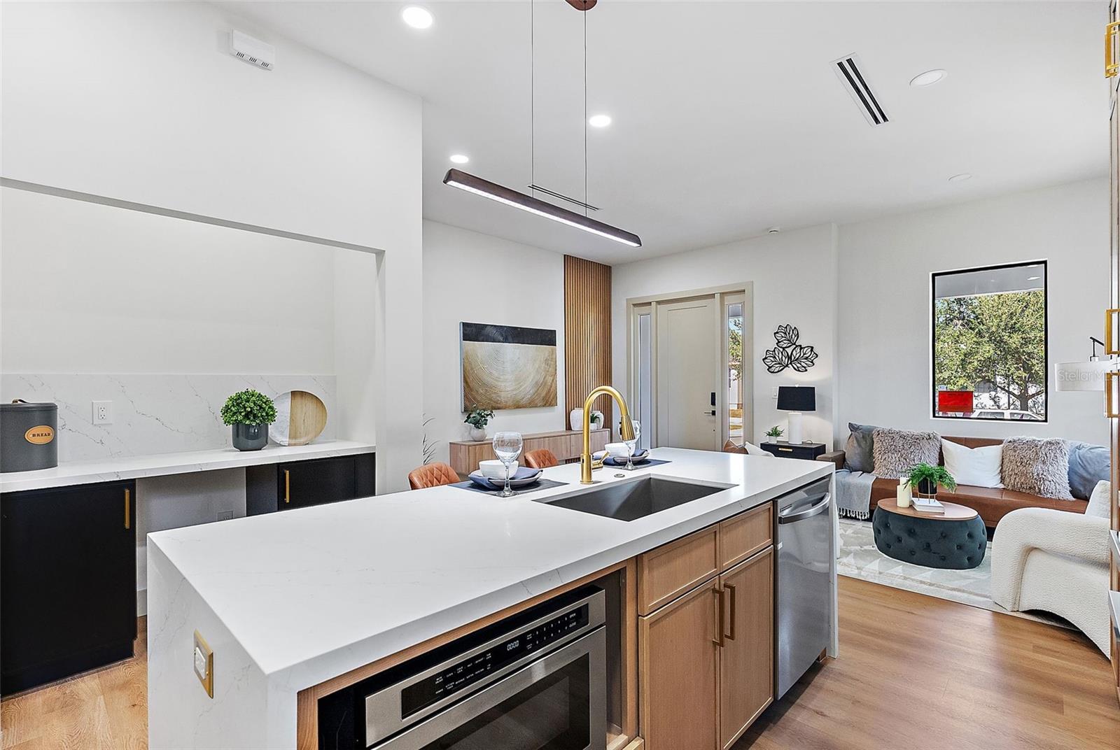 Image 11 of 37 For 2320 North B Street