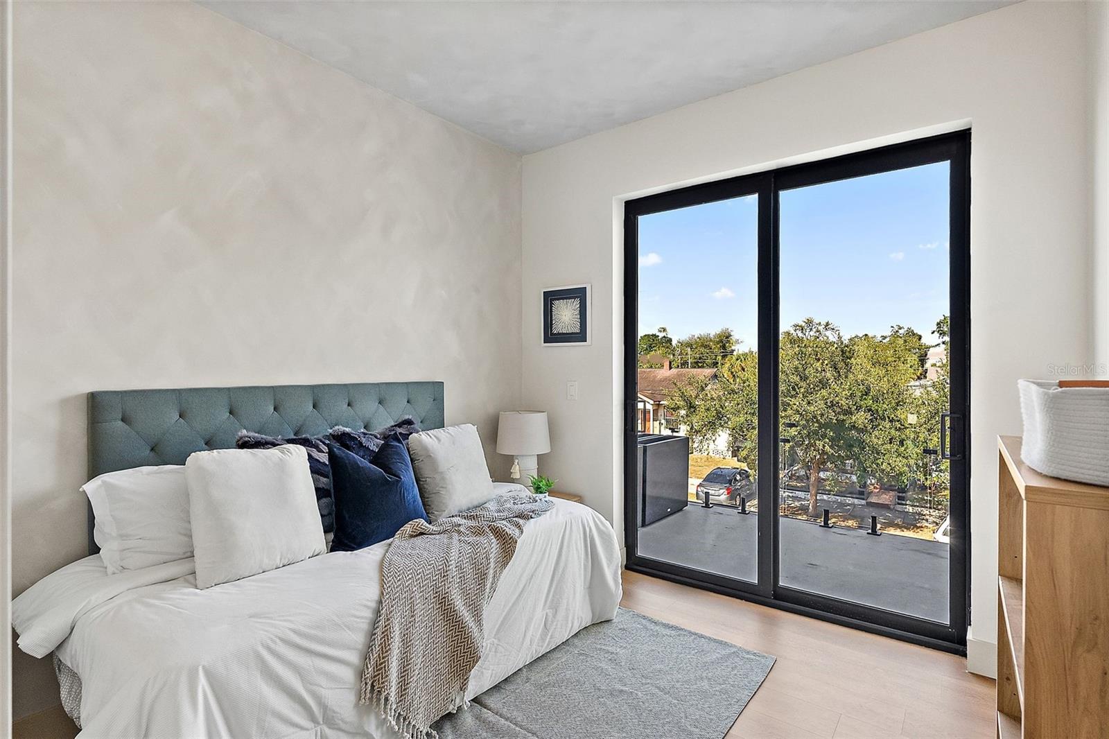 Image 27 of 37 For 2320 North B Street