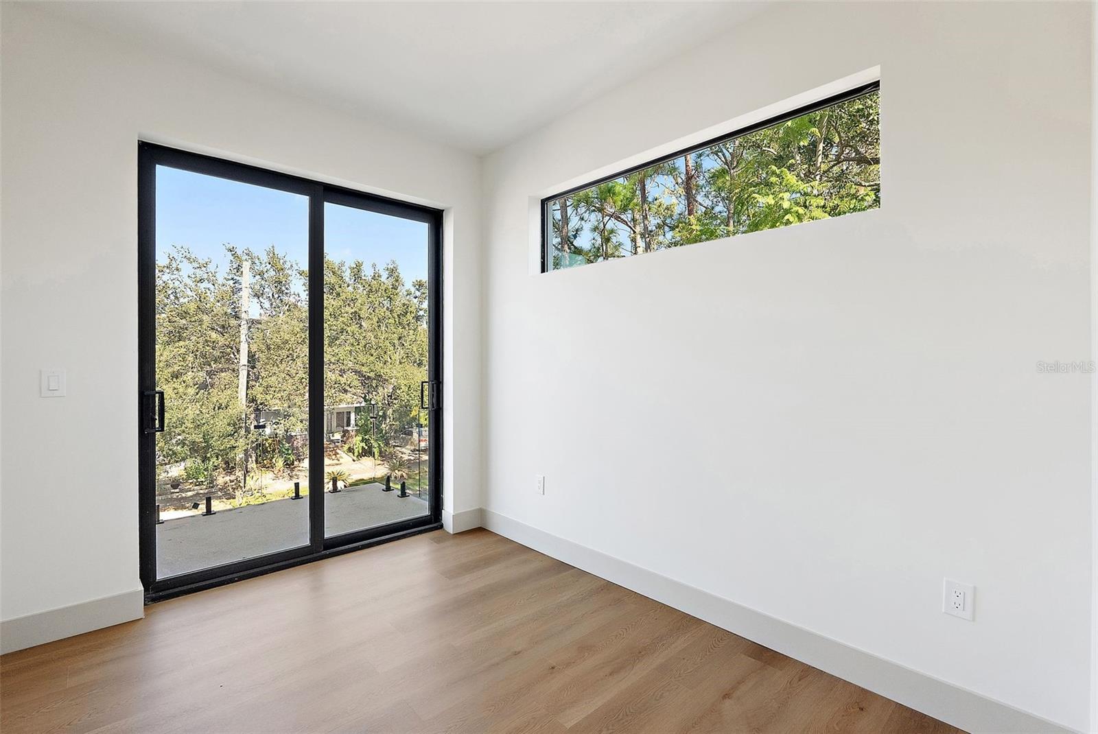 Image 32 of 37 For 2320 North B Street